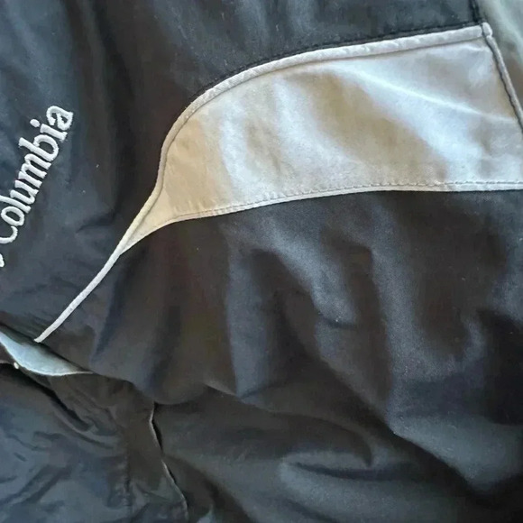 Columbia waterproof insulated puffer jacket with soft fleece lining - Picture 8 of 9